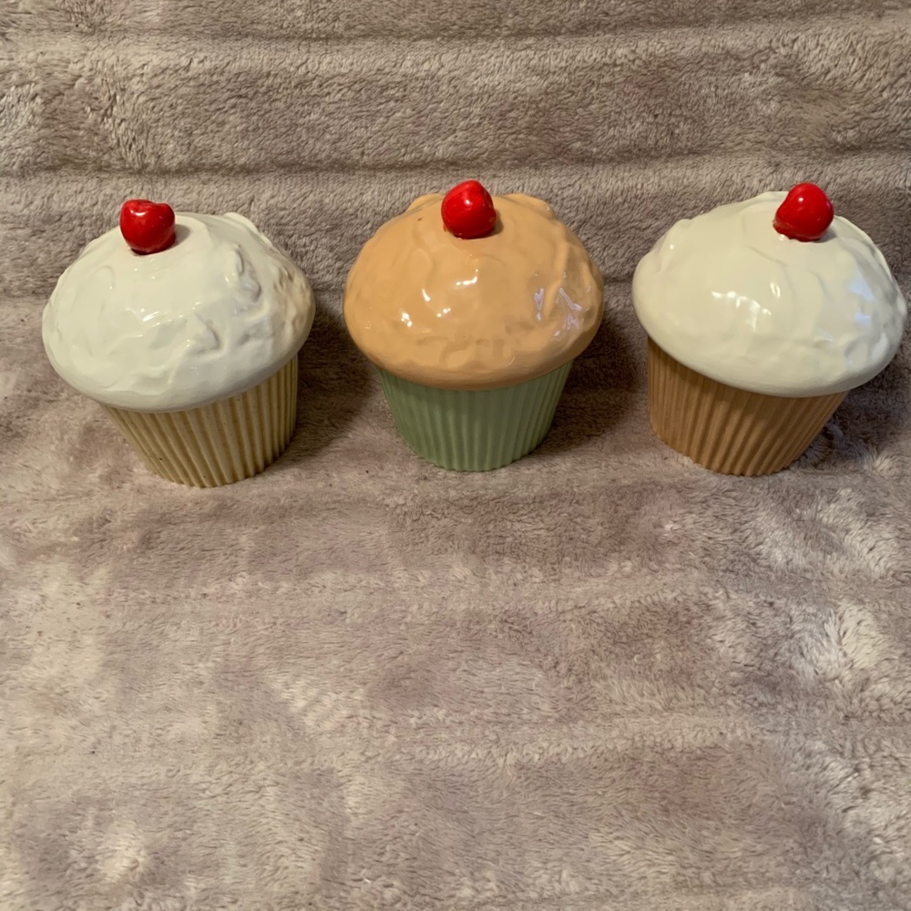 E S molds mini cupcakes
